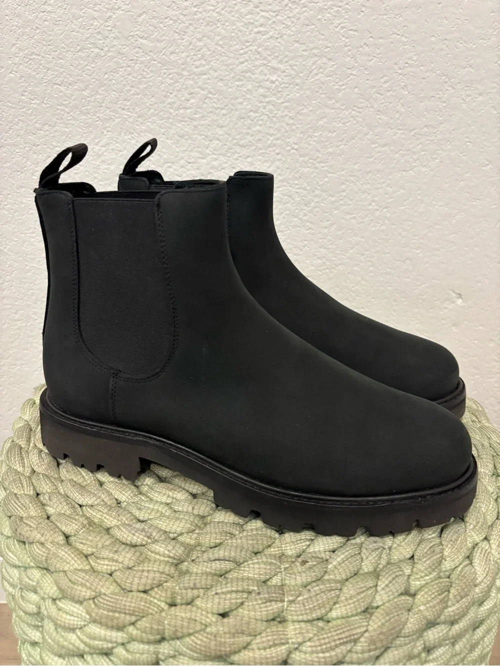 NEW Nisolo Go-To Lug Chelsea Boot 2.0 Black Lug Chelsea Boot Size 9
